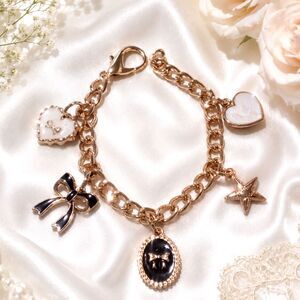 Gold Tone Bow Heart Charm Bracelet NWOT Enamel Charms